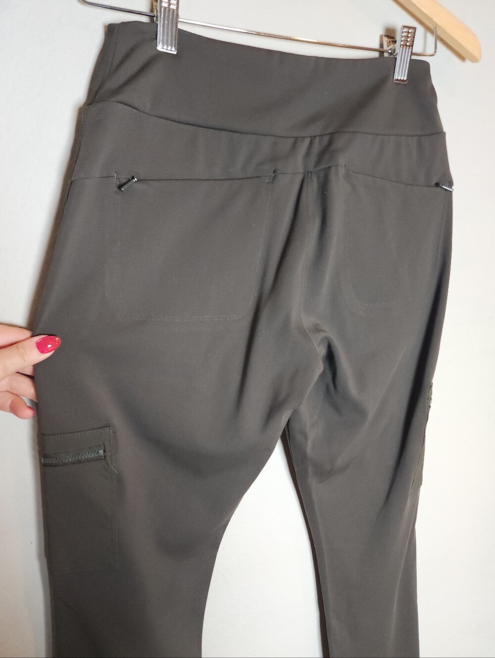 Athleta Headlands Hybrid Cargo Tight Pants Pull On Green Size 8 Hiking Trekking - Picture 8 of 16